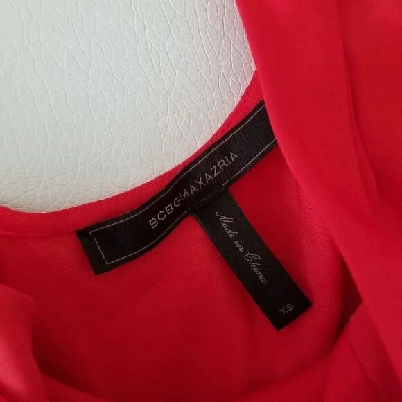 BCBGMAXAZRIA Tiiu Red Berry Silk Top with Open Bac - Picture 4 of 5